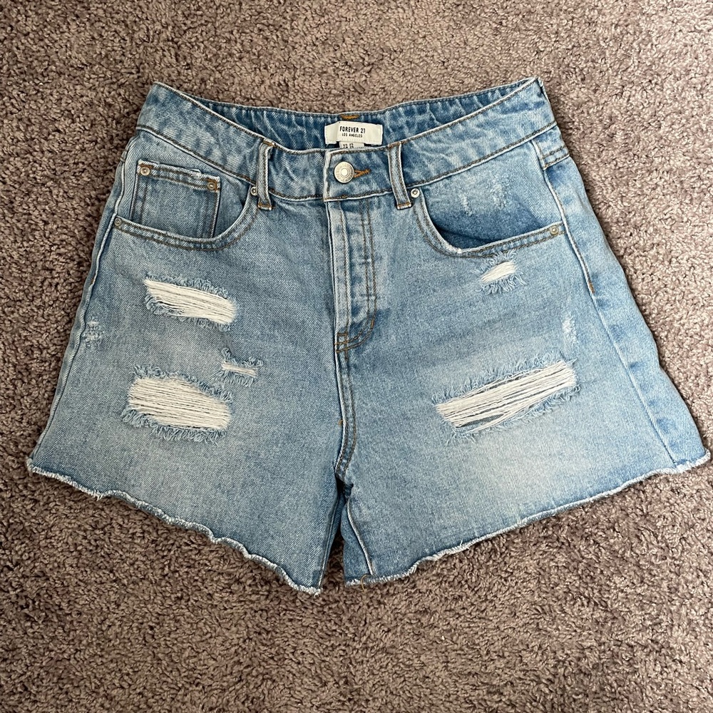 Women’s Distressed Jean Shorts Size: 25